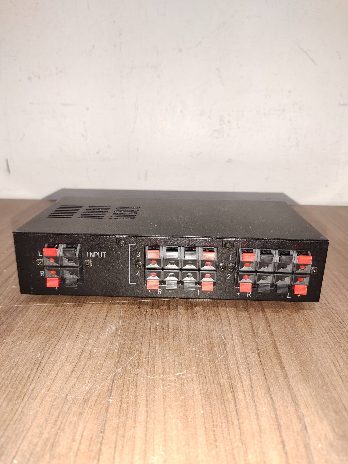 Rocketfish 4-Pair Stereo Speaker Selector RF-SSVC4