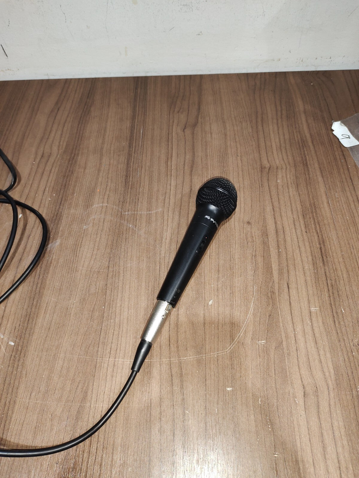 Peavey PVI100 Microphone with 1/4" Cable