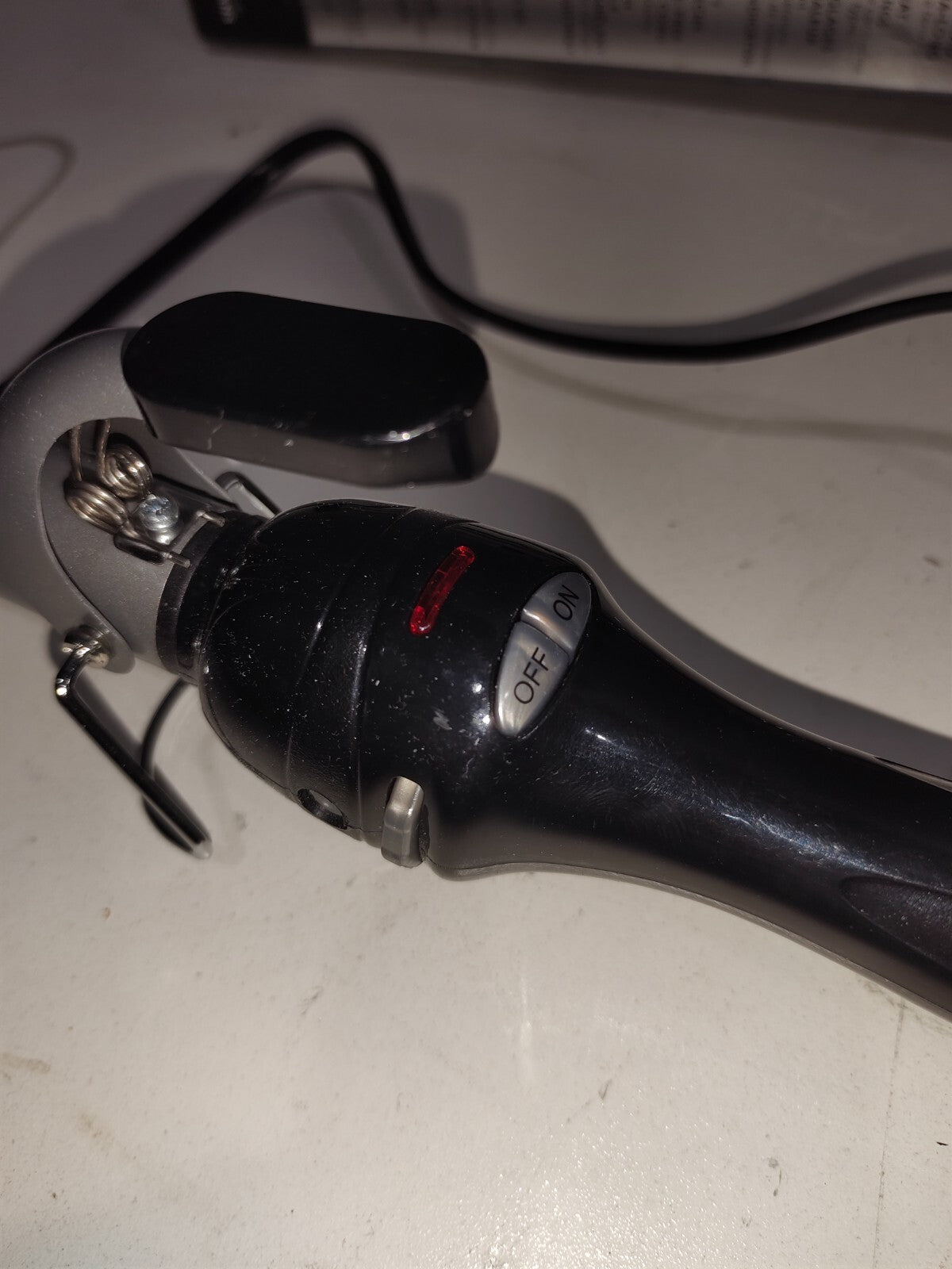 Revlon Perfect Heat Long Lasting Medium Curls Ceramic Curling Iron - RV051F
