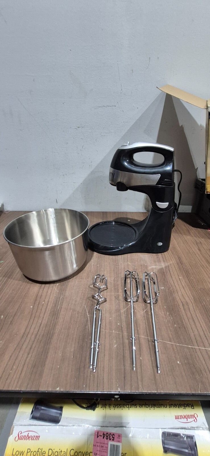 Durabrand Stand / Hand Mixer 300 Watts 4 Quart Bowl - HMO 0112