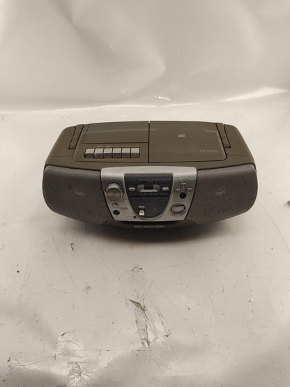 Sony CFD-V8 Boombox CD/ Cassette Player/ AM/FM Radio Stereo