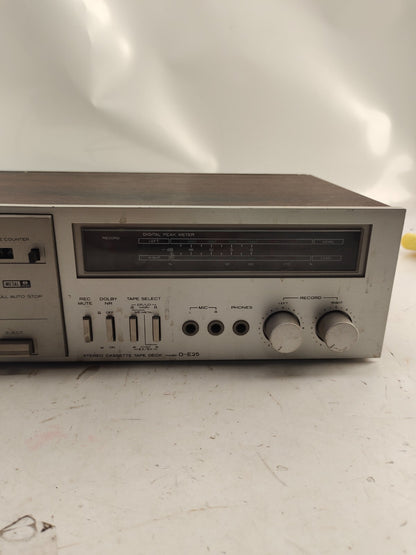 Hitachi - Model D-E25 Stereo Cassette Tape Deck Audio Stereo