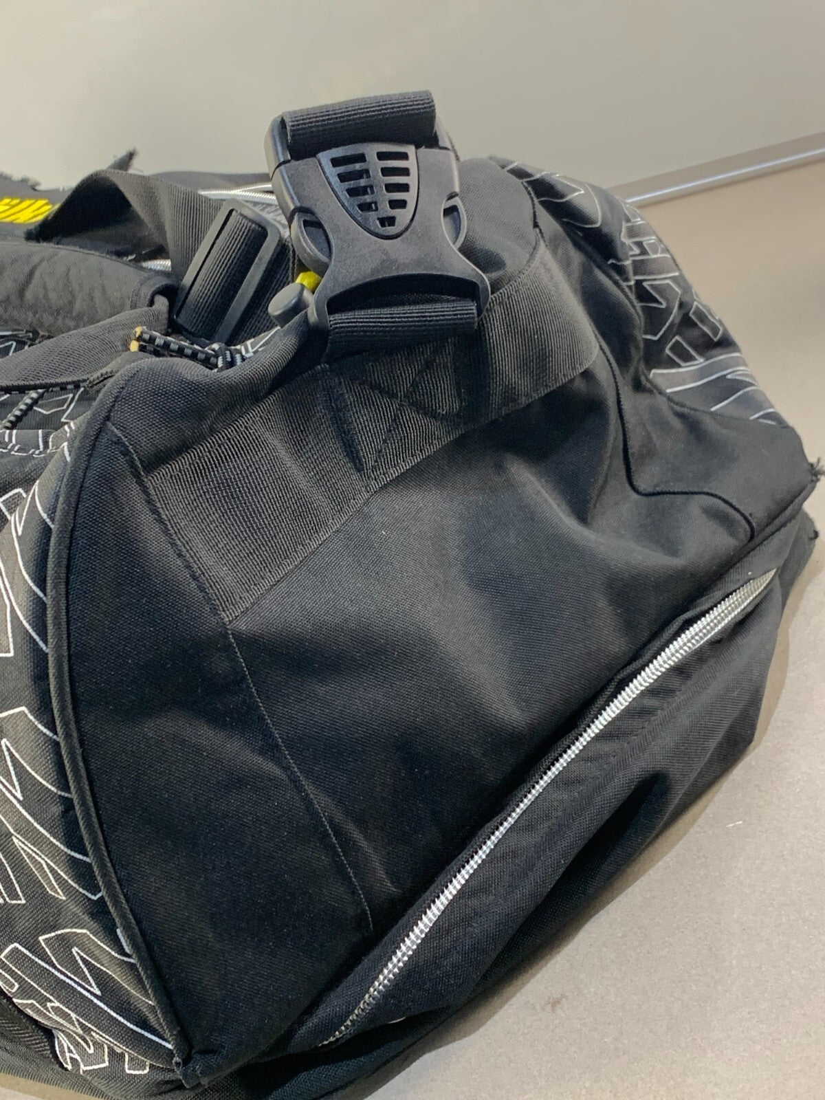 VOLKL OVER UNDER WEEKEND BAG BLACK