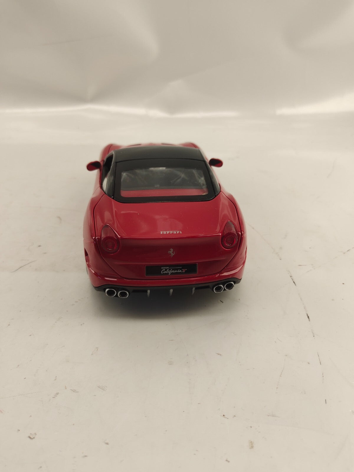 Maisto - Ferrari California T Closed Top Red  1:18 Opening Hood, Doors & Trunk