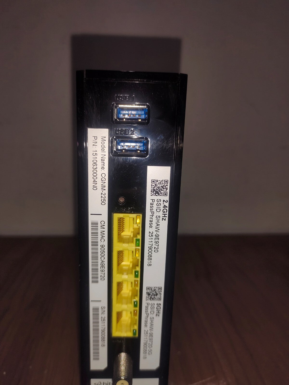 Hitron WiFi Gateway Cable Modem Router Dual Band Black CGNM-2250 - 2
