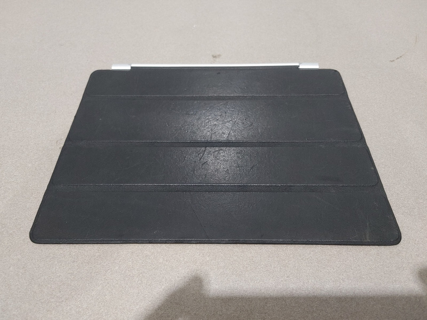 Apple iPad Smart Cover for iPad 2/3/4 Black Fair Condition