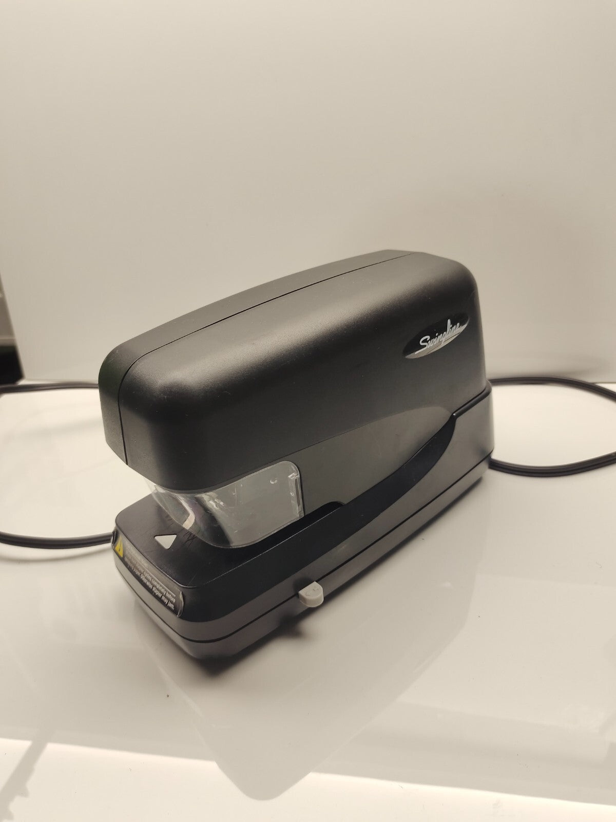 Swingline High-Capacity Flat Clinch Electric Stapler 70-Sheet Capacity Black
