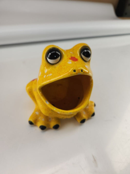 Yellow Frog Porcelain Sponge Holder - Whimsical and Charming Collectible Decor