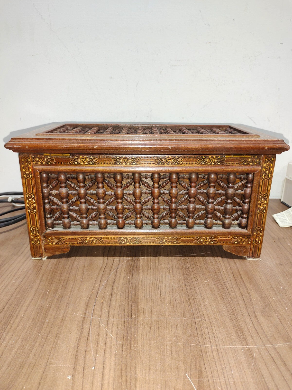 ANTIQUE BLACK FOREST SWISS WOOD CARVED JEWELRY BOX
