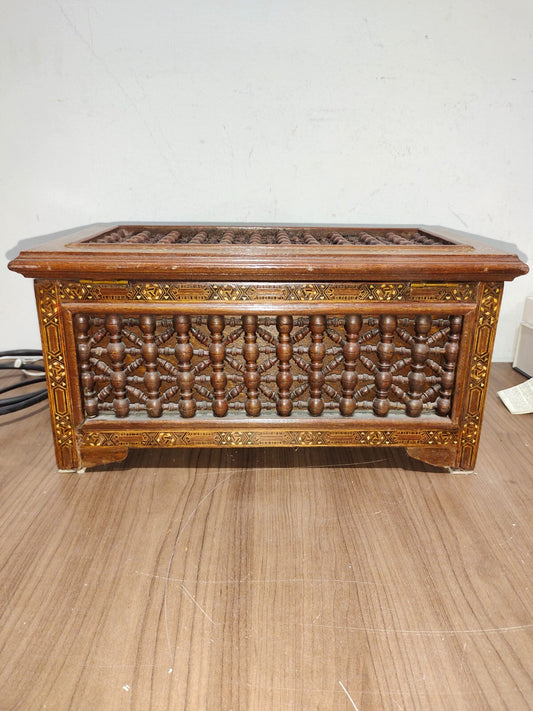 ANTIQUE BLACK FOREST SWISS WOOD CARVED JEWELRY BOX