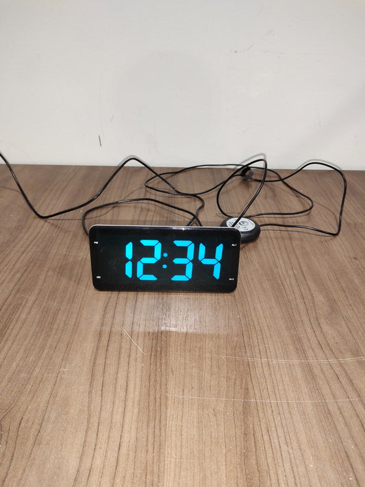 Lielongren Loud Digital Alarm Clock LLR010A with 2 USB Ports
