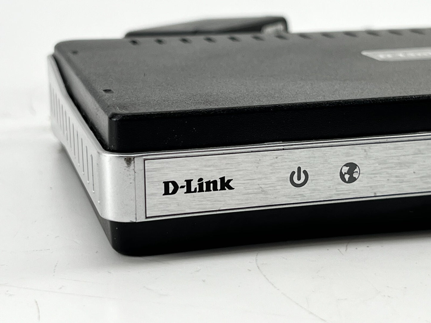 D-Link DIR-615 300Mbps 4-Port 10/100 Wireless N300 Router Dual Band 802.11n