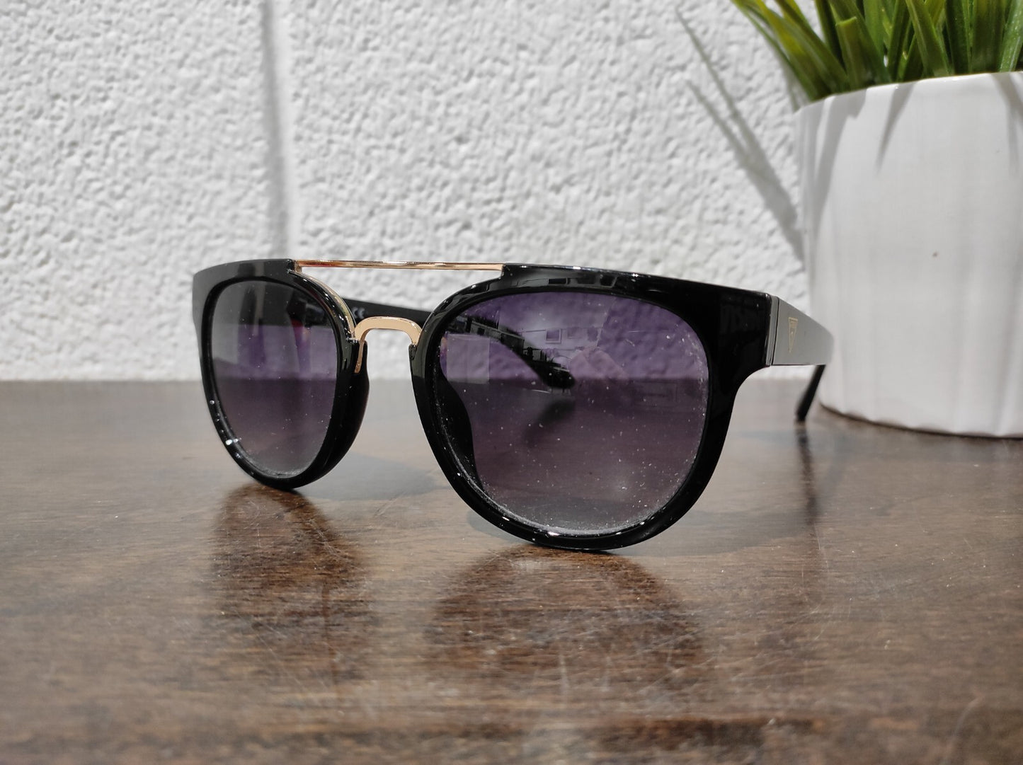 GUESS GF0316 01B Shiny Black/Gradient Black Round Sunglasses