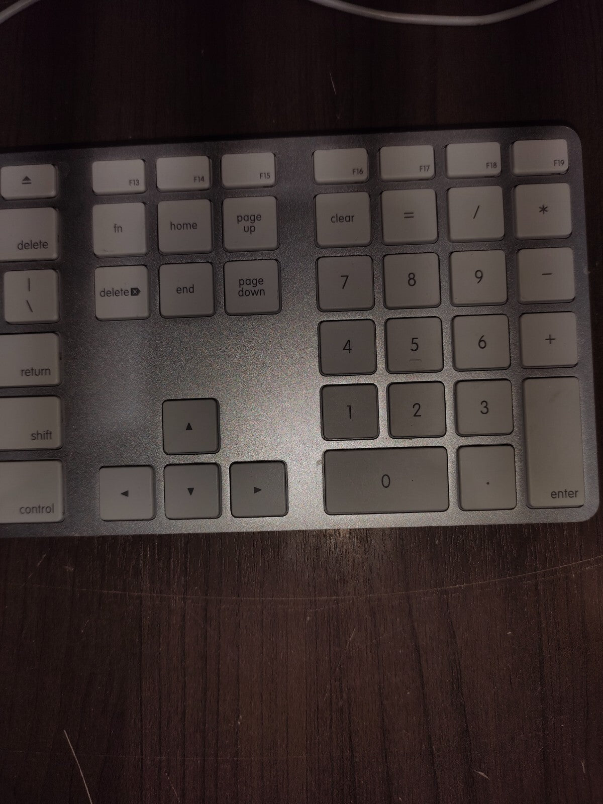 Apple A1243 Ultrathin Slim Wired Aluminum Keyboard 2x USB ports