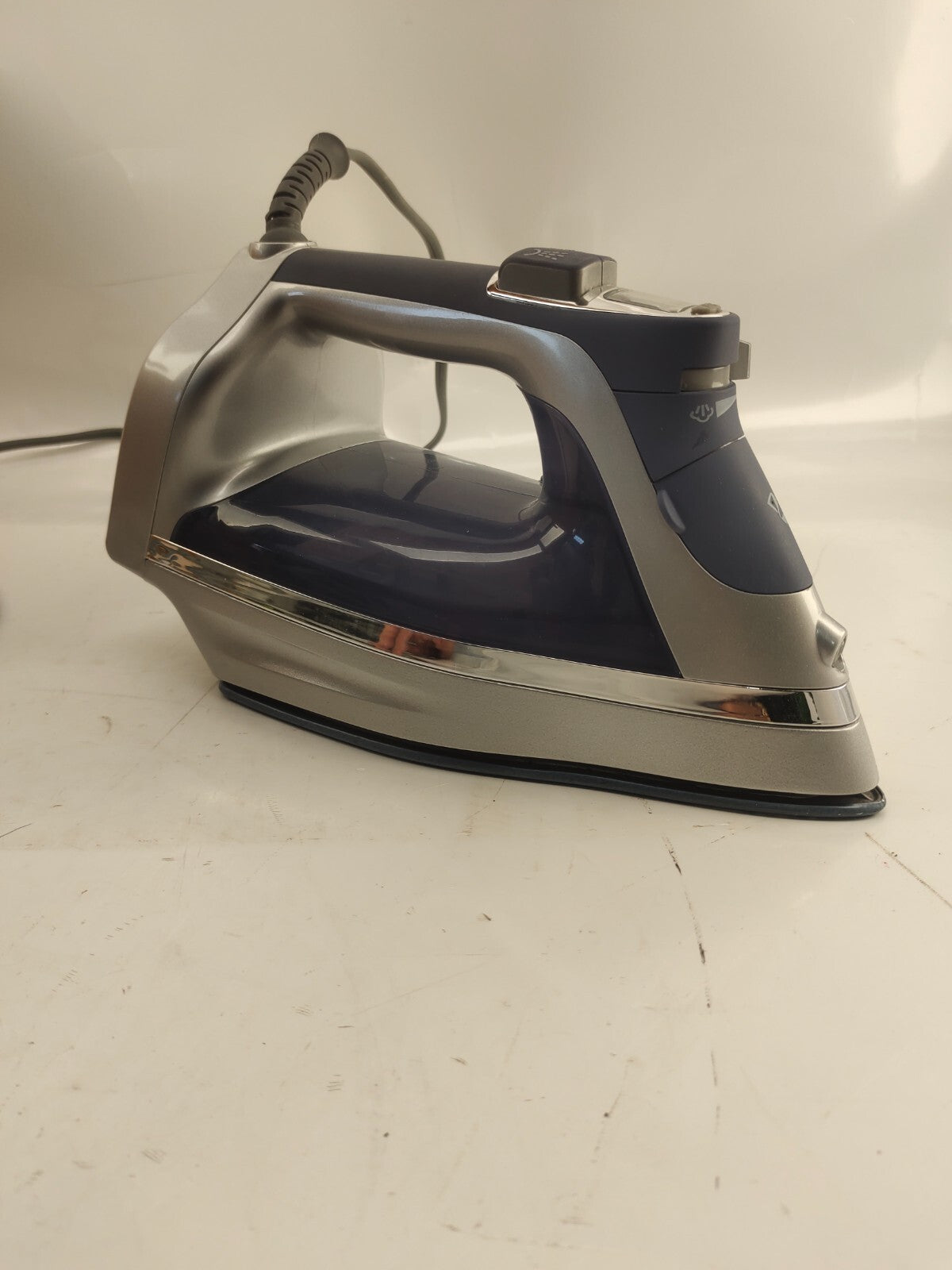 Hamilton Beach Full Size Durathon Steam Iron Model 19900C