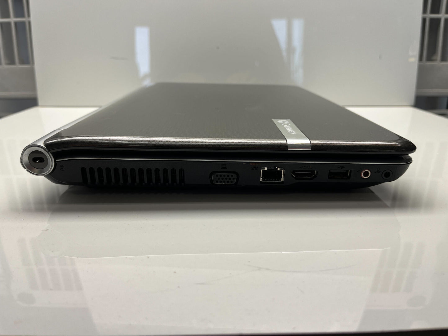 Gateway NV Series Z06 Laptop FOR PARTS