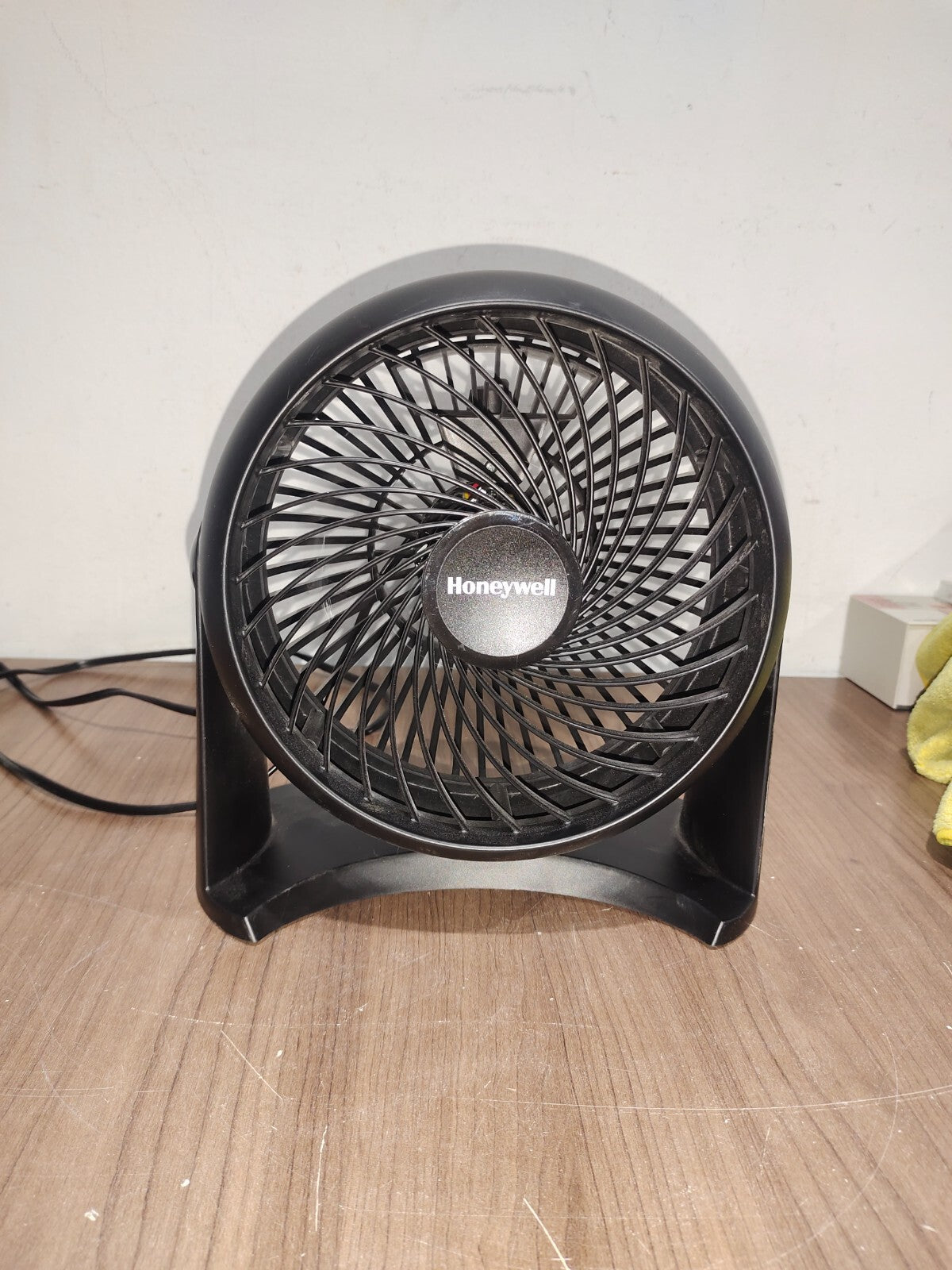 Honeywell TURBOFORCE POWER Air Circulator Table Fan Energetic HT900CV3