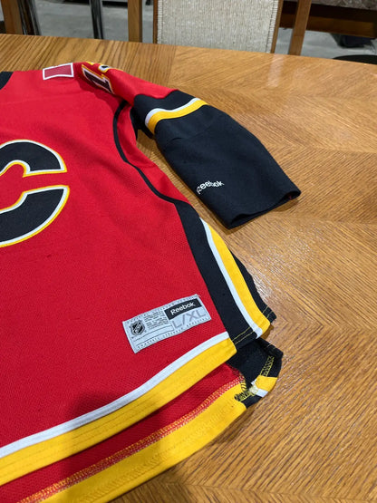 Calgary Flames Hockey Jersey Youth Size L/XL CCM Red NHL Flaws R