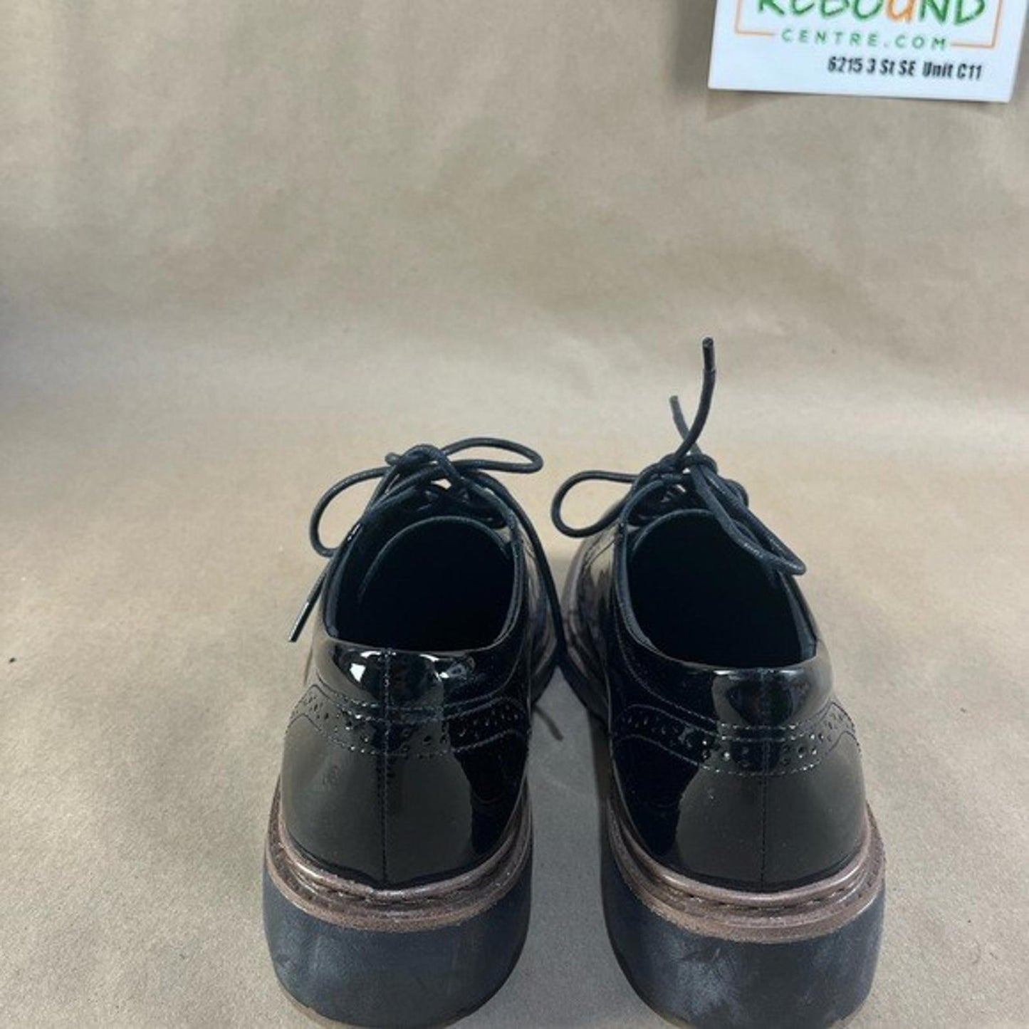 Django & Juliette Women’s Oxford Shoes (Size 8.5)
