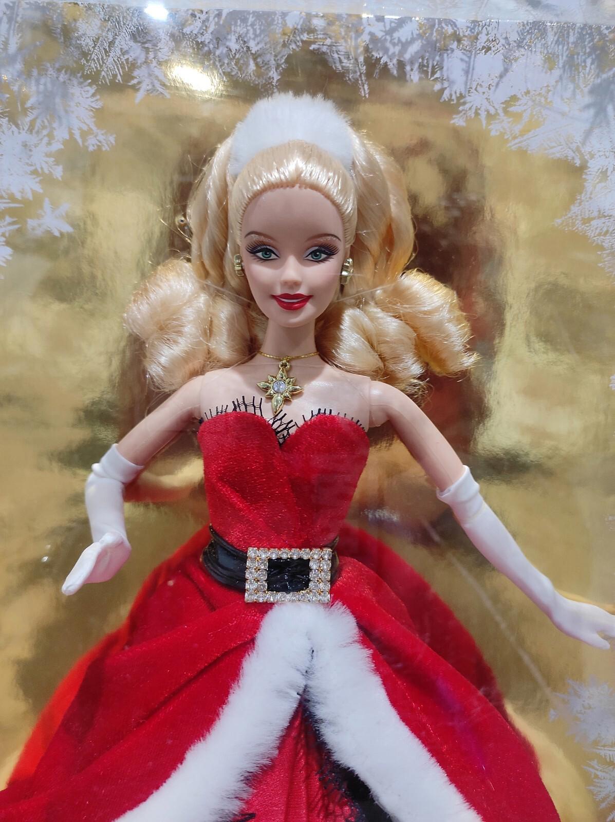 2007 Holiday Barbie Collector Doll Red Velvet Christmas Dress Mattel