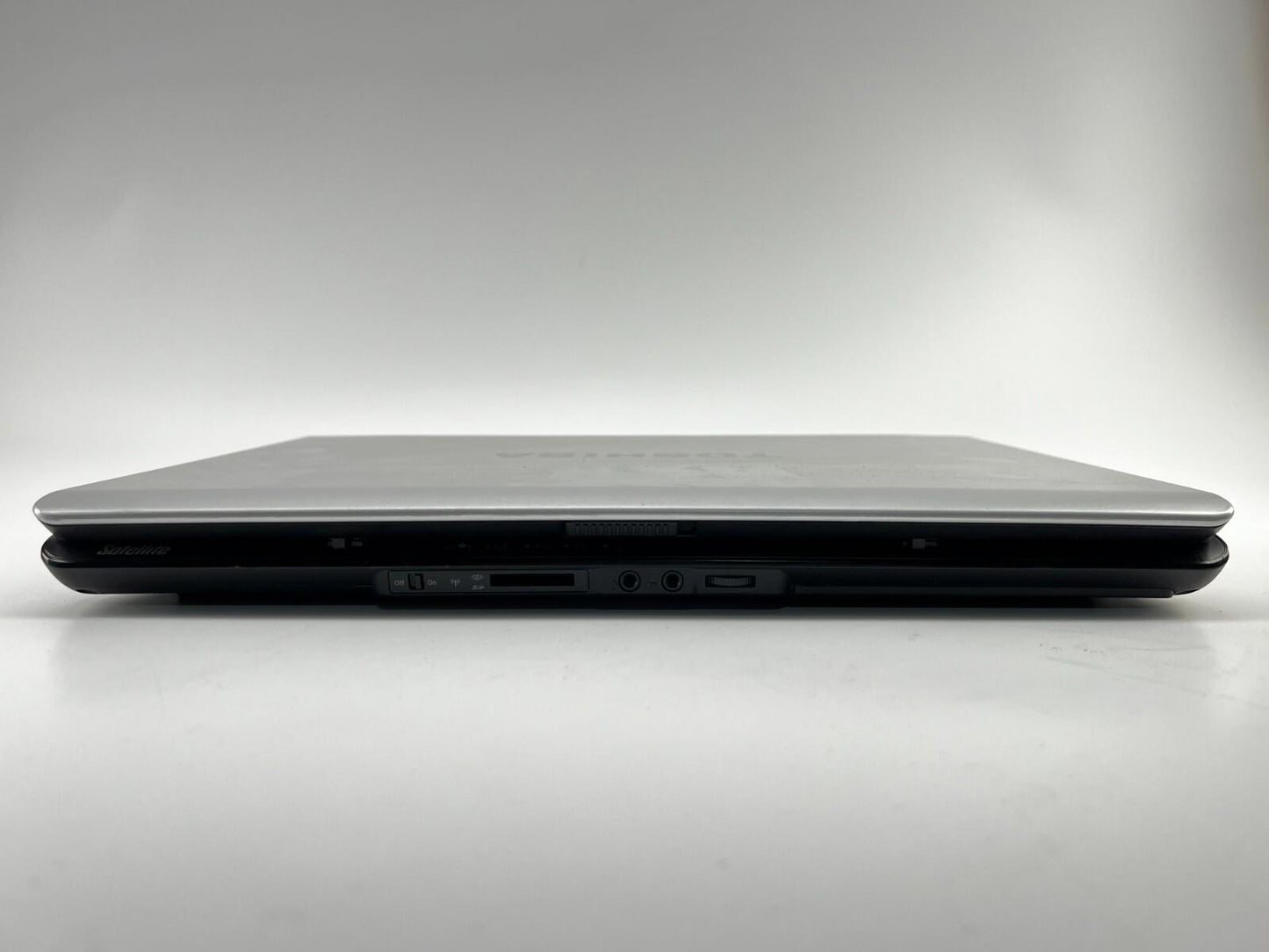 Toshiba Satellite - L300D-01N - Laptop *FOR PARTS or REPAIR*