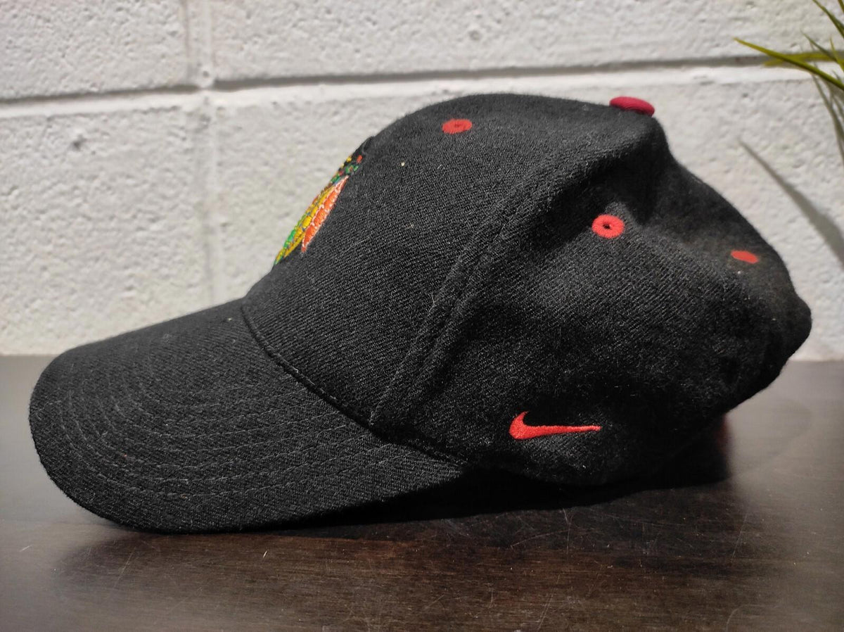 Vintage Nike New Era 9Forty Chicago Blackhawks Hockey NHL Hat Adjustable
