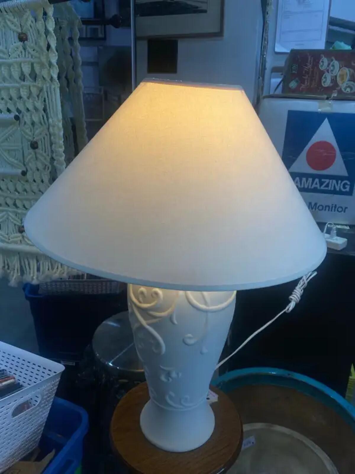 Ceramic Detailed Table Lamp