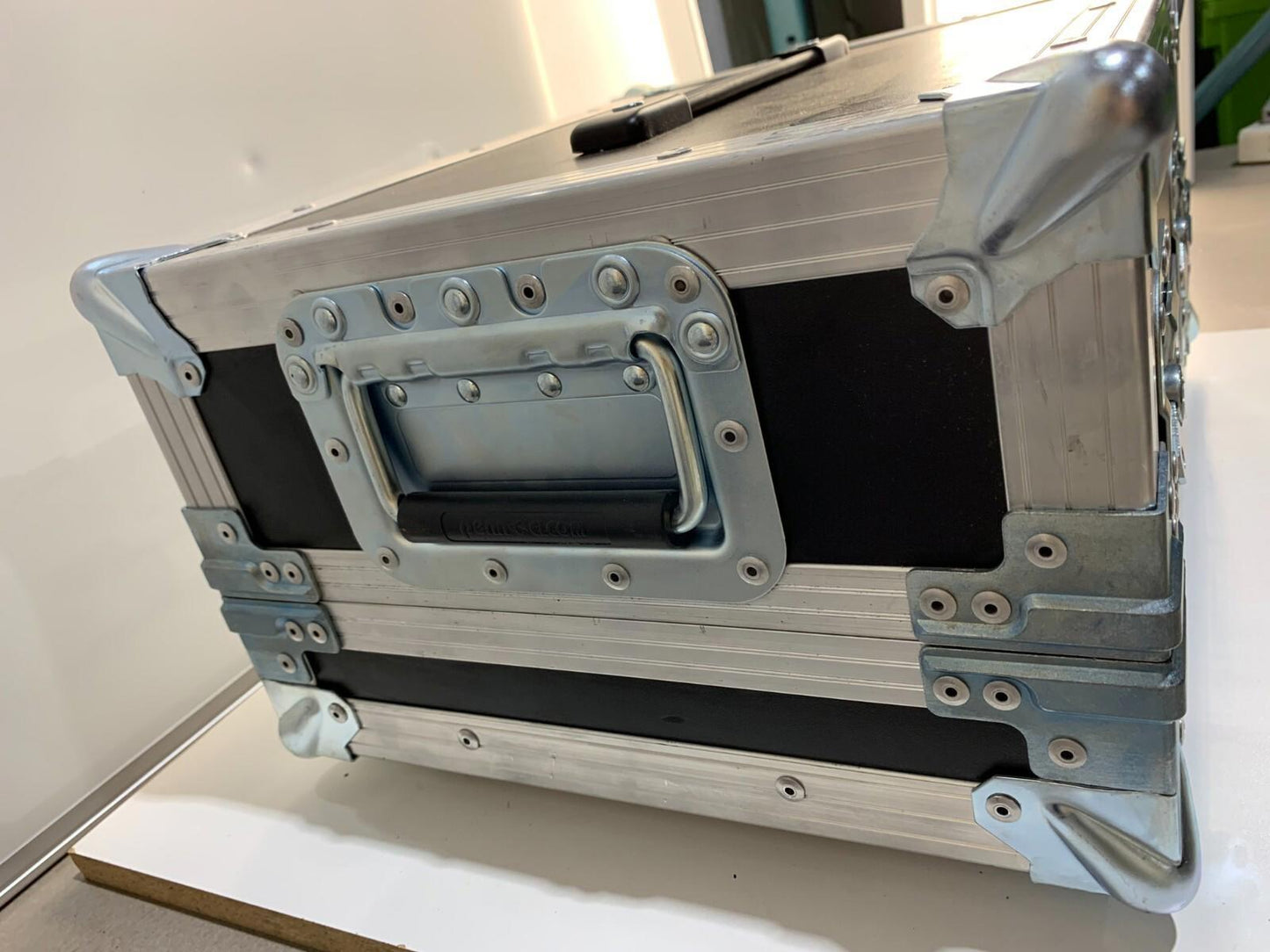 Penn Elcom Drive Case for DJ Mixer or Similarly Sized Equipment.