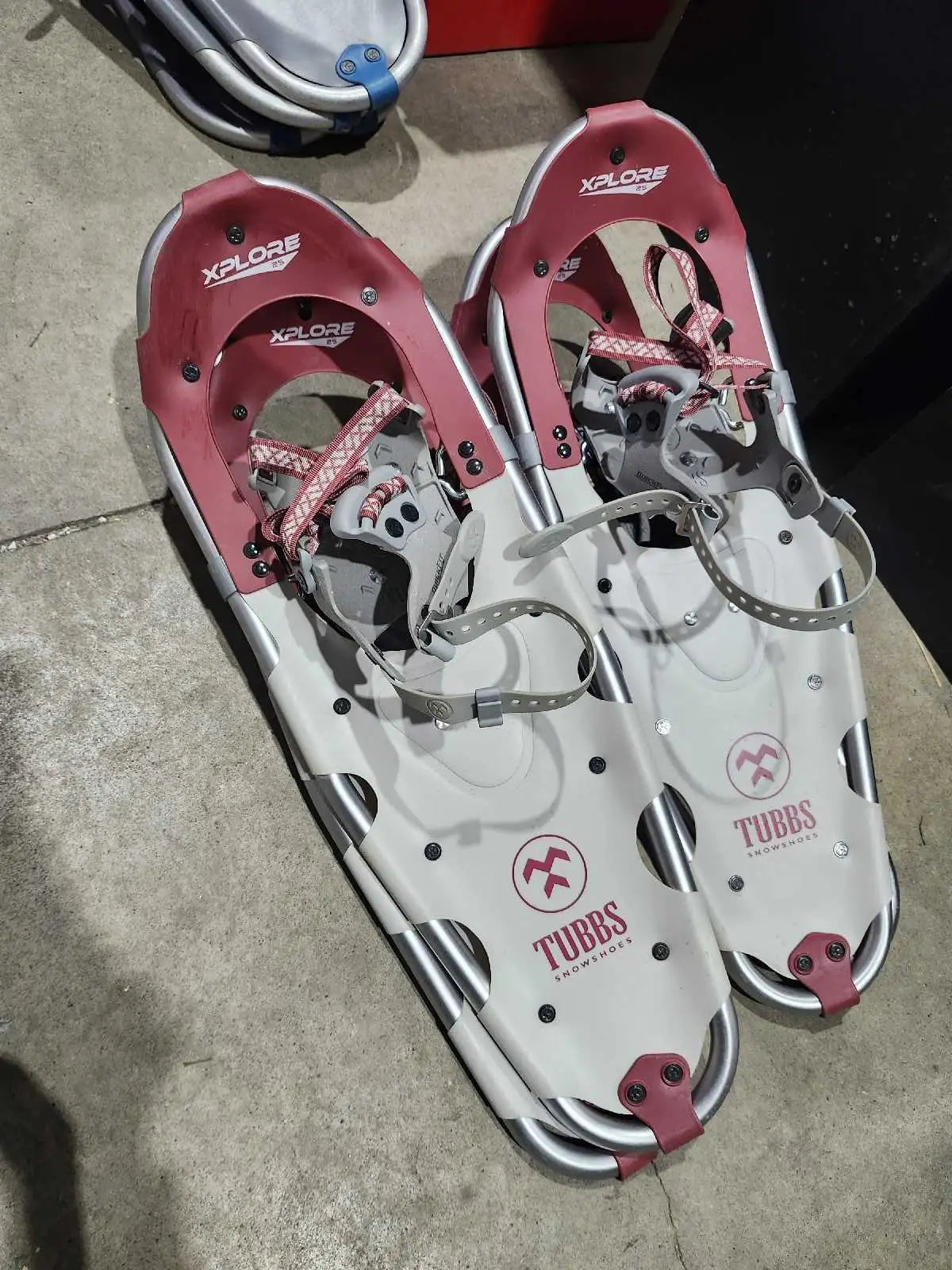 Tubbs Snowshoes 25" - 2 Pairs Available