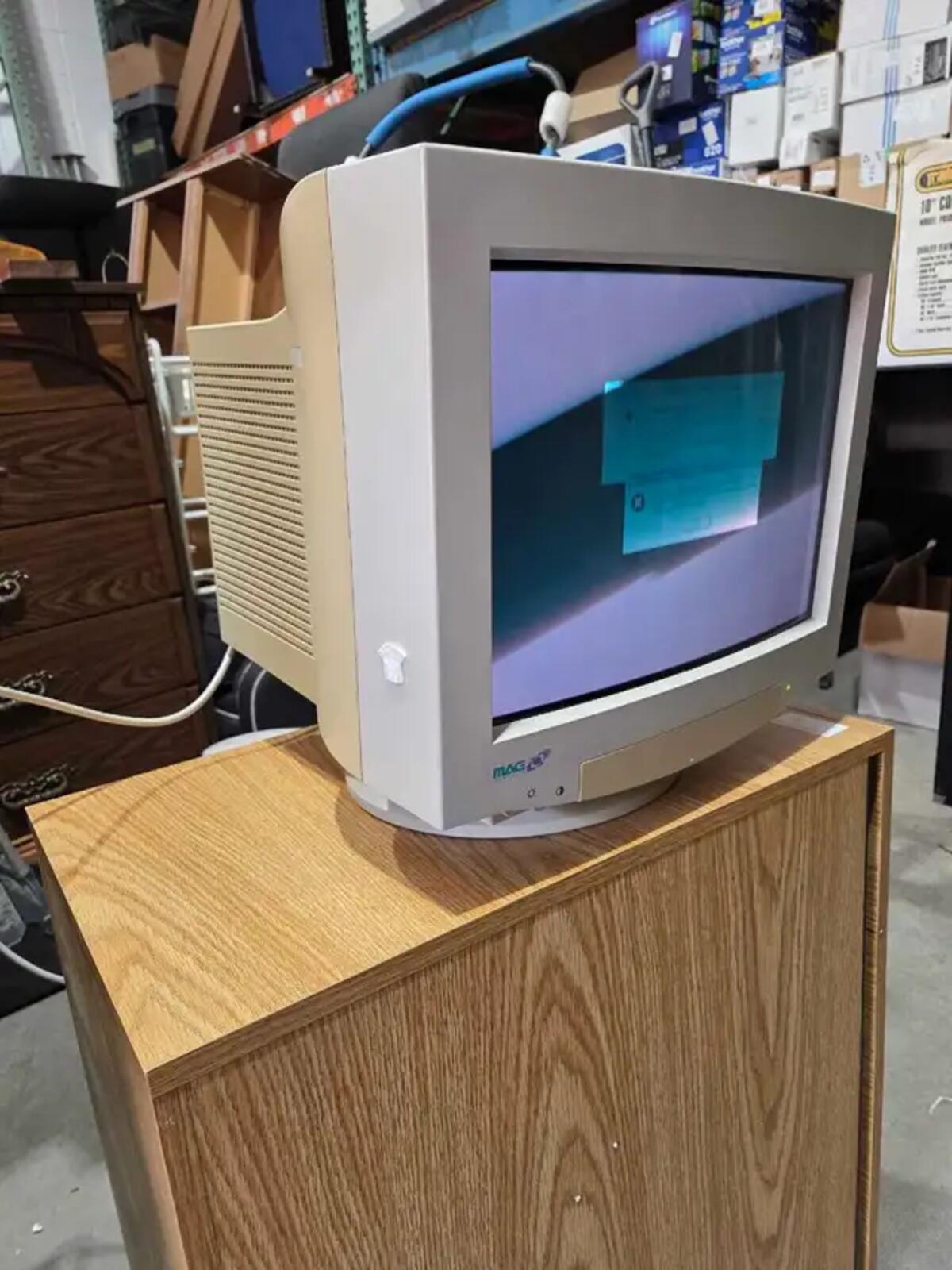 MAG InnoVision Technitron DX17T 17" Monitor
