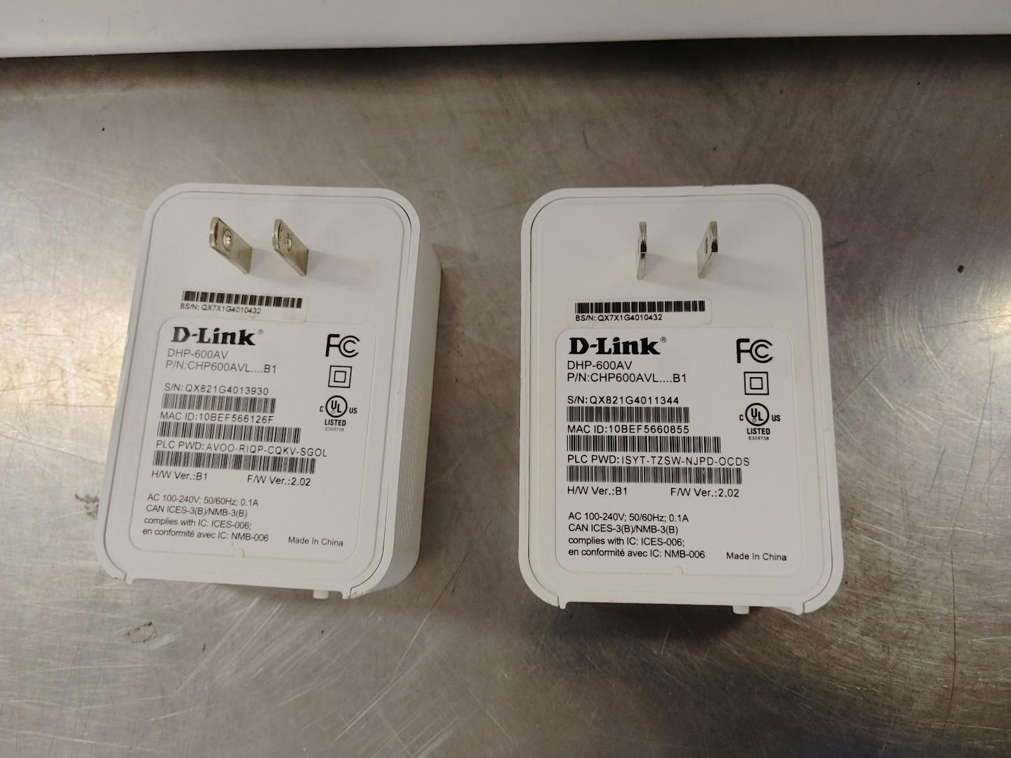 Good Conditon Lot of 2 D-Link DHP-600AV Powerline Gigabit Ethernet Adapters