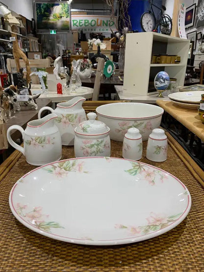Royal Daulton Fresh Flowers Ceramic Set