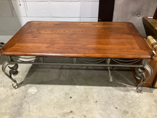 Wood & Metal Coffee Table (50x30x17)