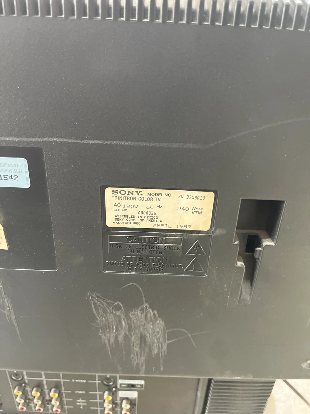 Sony Trinitron Colour TV KV-32XBR10