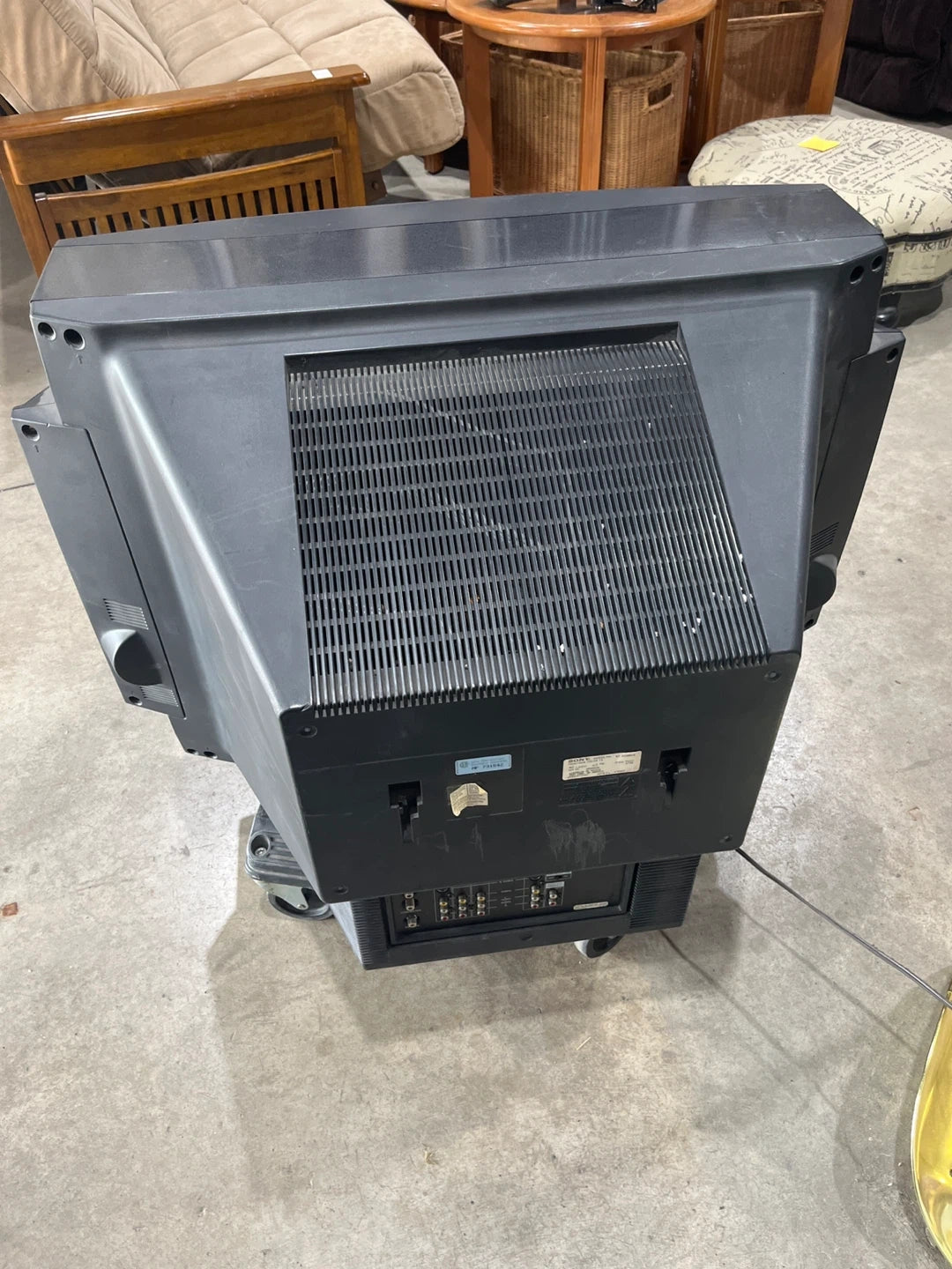Sony Trinitron Colour TV KV-32XBR10