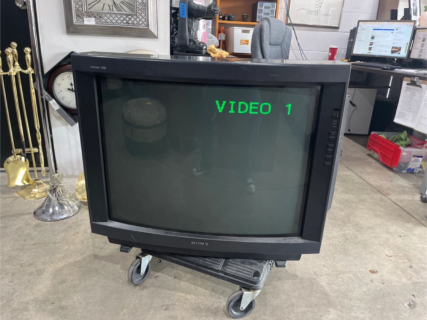 Sony Trinitron Colour TV KV-32XBR10