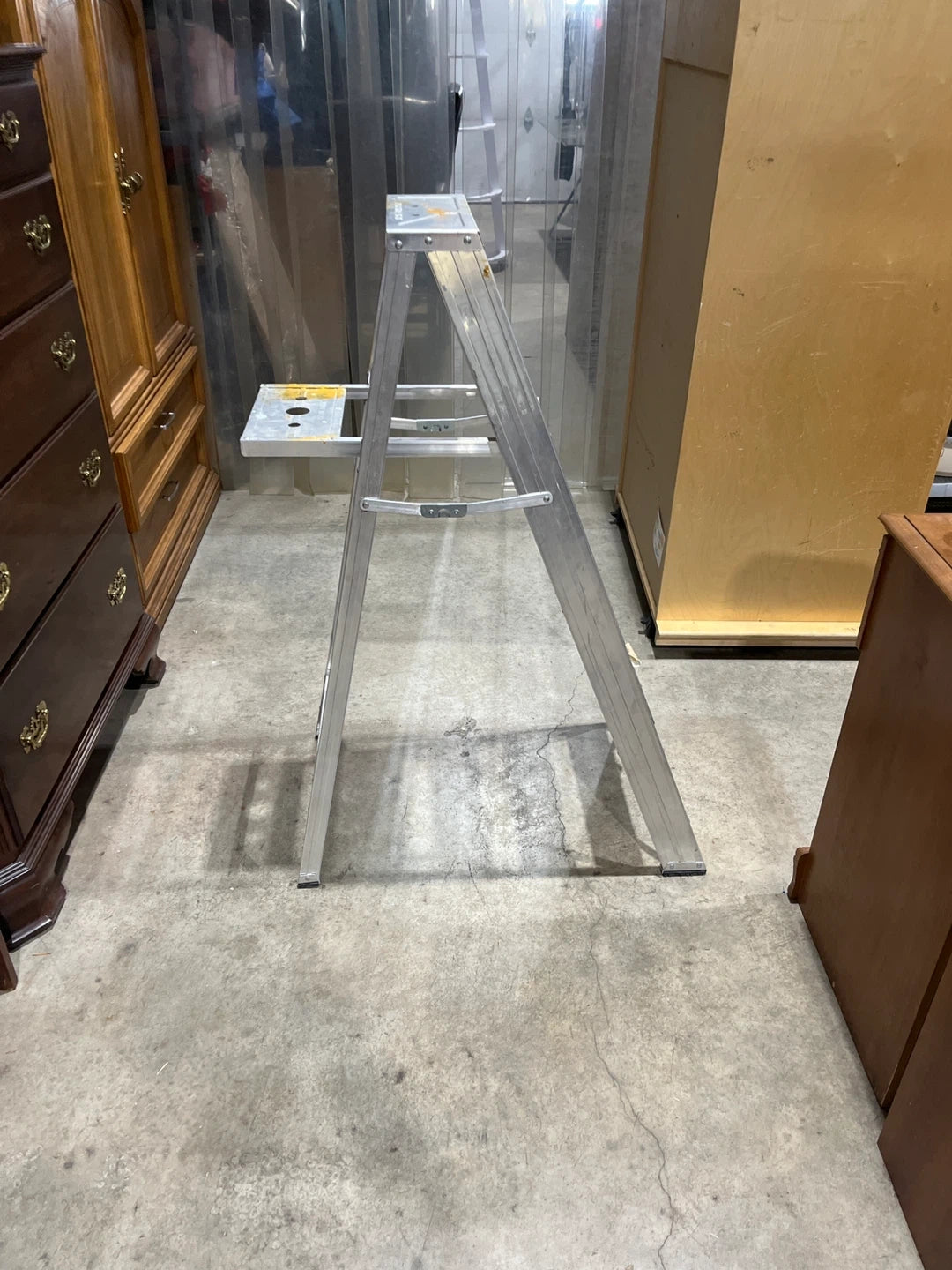 Aluminum Step Ladder - 4 Steps