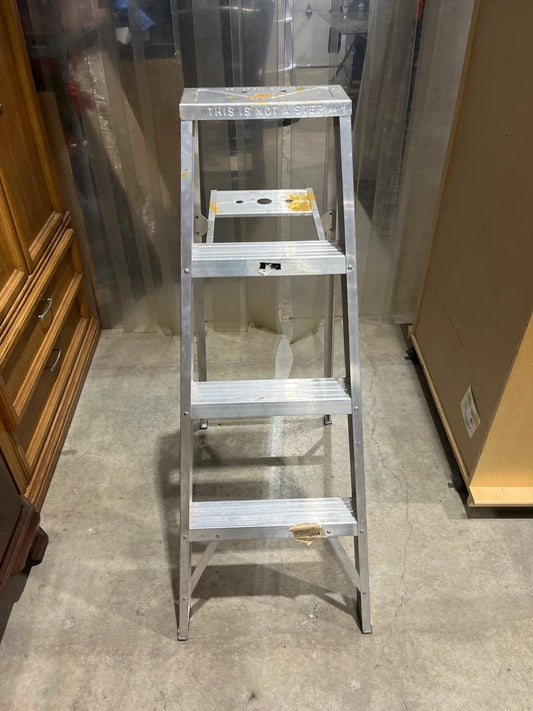 Aluminum Step Ladder - 4 Steps