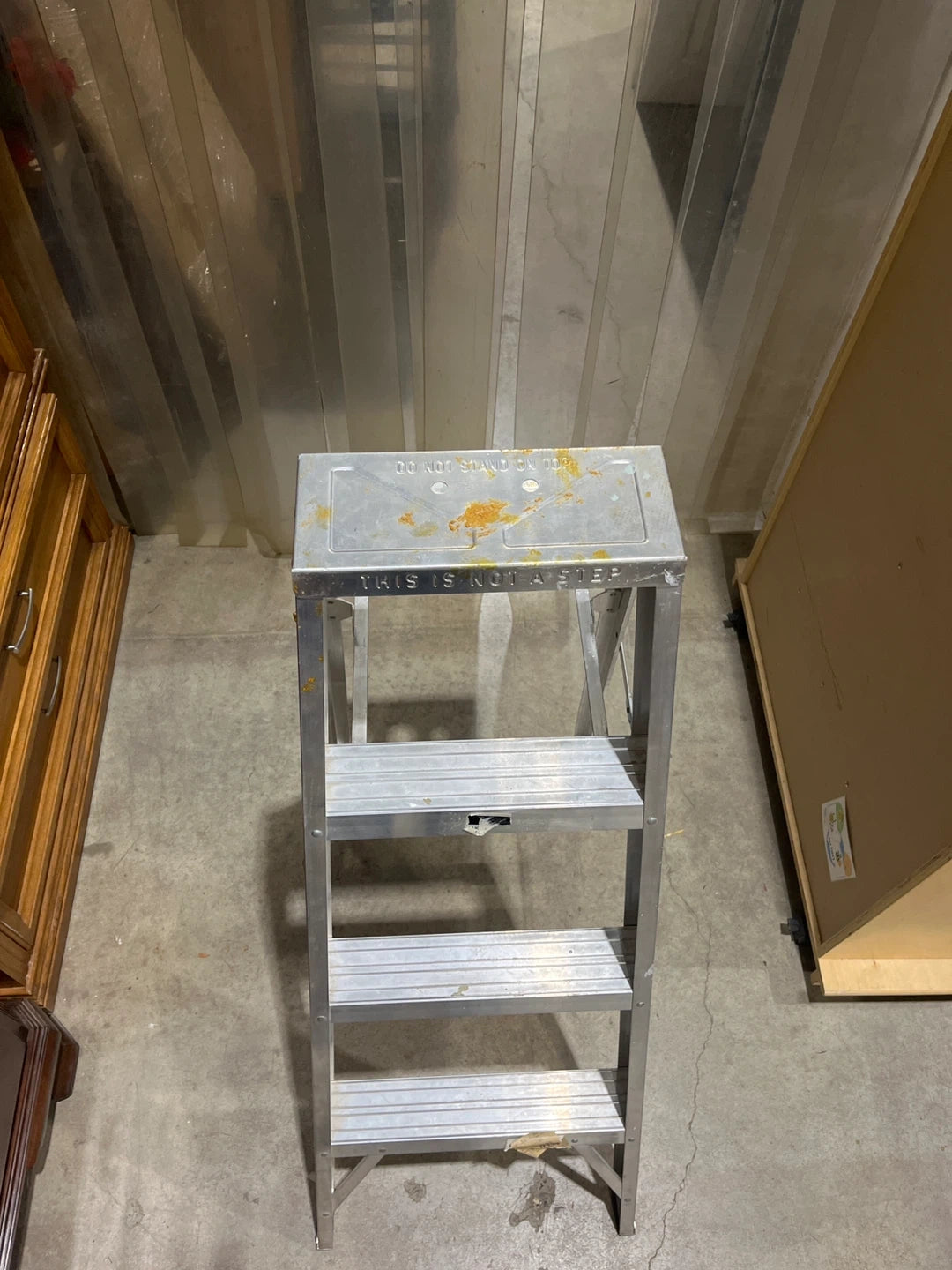 Aluminum Step Ladder - 4 Steps