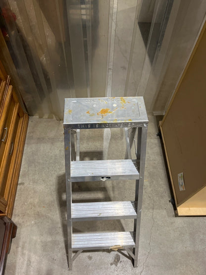 Aluminum Step Ladder - 4 Steps