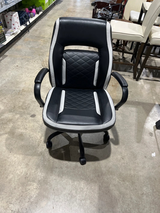 Black & White Gaming Chair