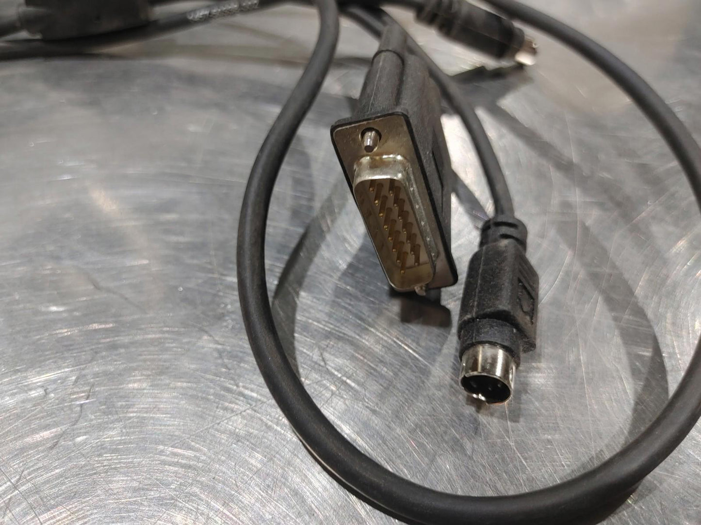 GOOD CONDITION Mini DIN 10 to DB15 & S-VIDEO 10FT Cable Black
