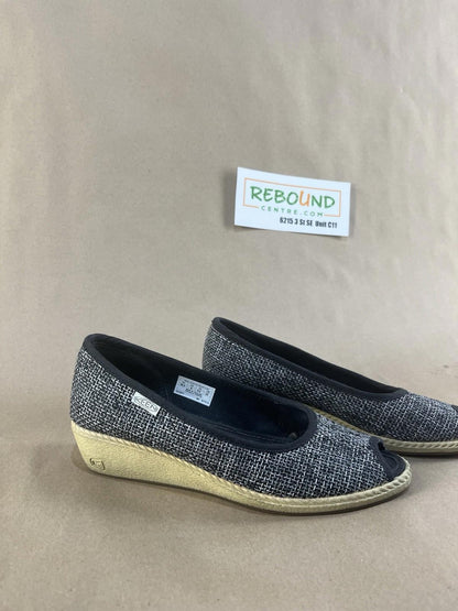 Women’s Keen Cortona Slip-On Peep Toe Wedge Heels (Size 8)