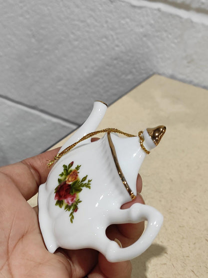 Old Country Roses 1998 Royal Albert Fine China Vintage Tea Pot Ornament Vintage