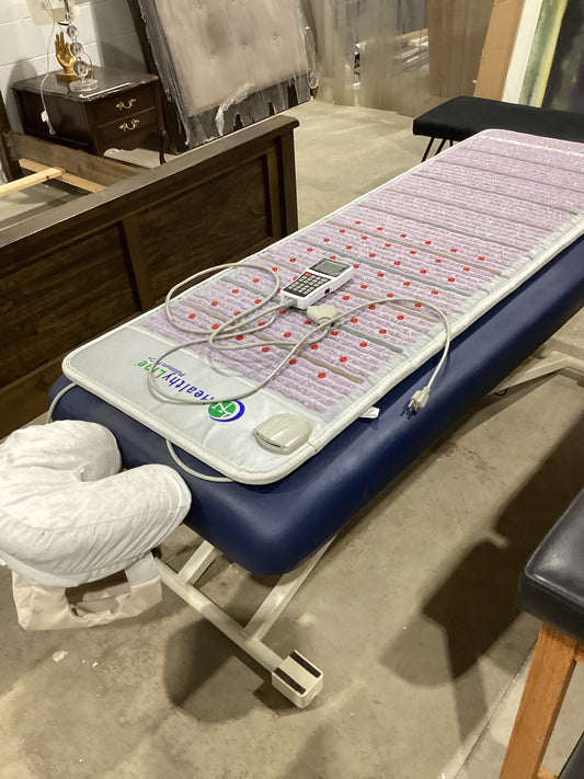 Oakworks massage table and mat