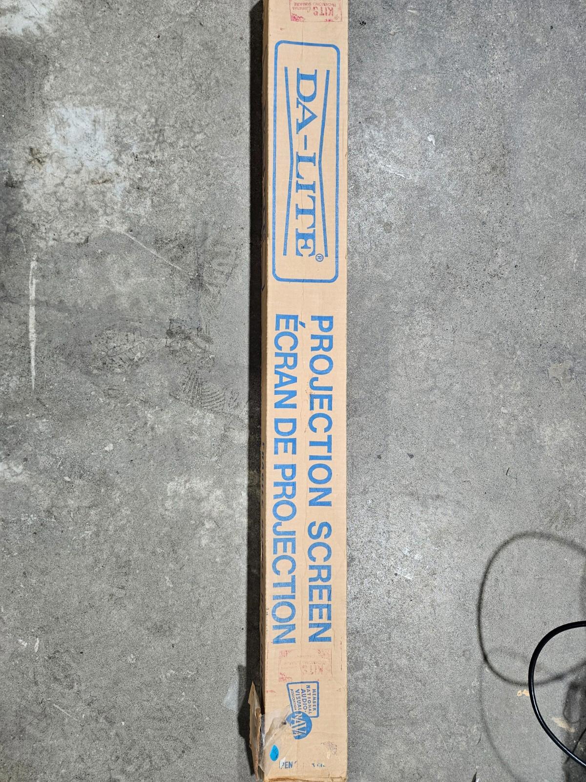 EXCELLENT CONDITION Da-Lite Heavy Duty Projection Screen with Stand 44`` X 39``