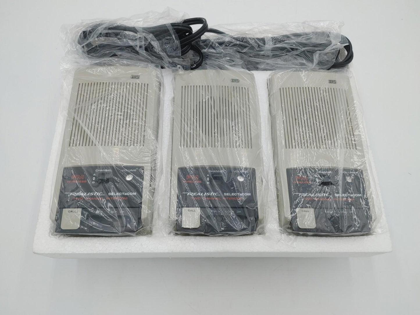 Brand New Realistic SELECTaCOM FM 2-Channel 3-Station Wireless Intercom 43-217