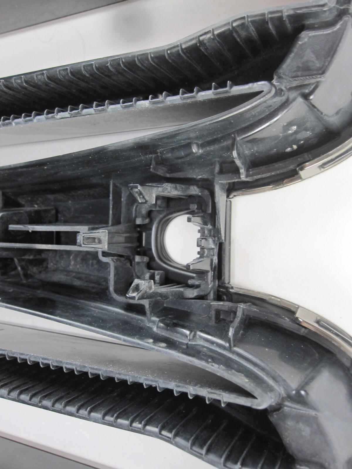 Genuine BMW X7 (GO7) SUV Front Grille Silver 51138745730, 2019-2021 Good Cond.