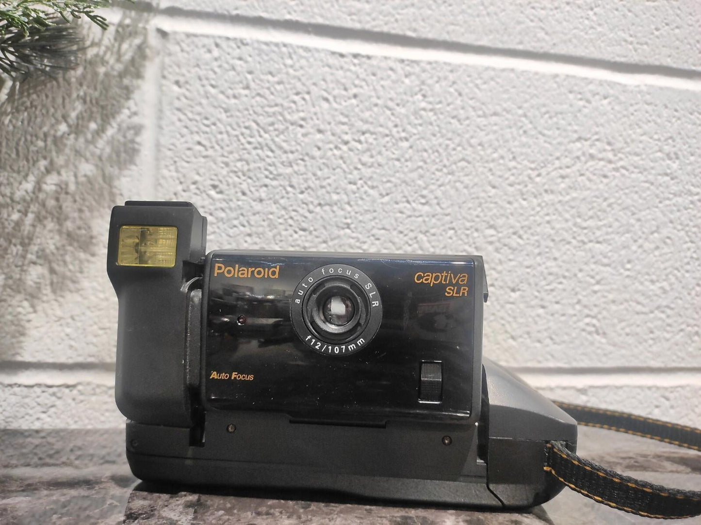 Vintage POLAROID Captiva SLR /QPS Auto Focus Camera F12-107 MM