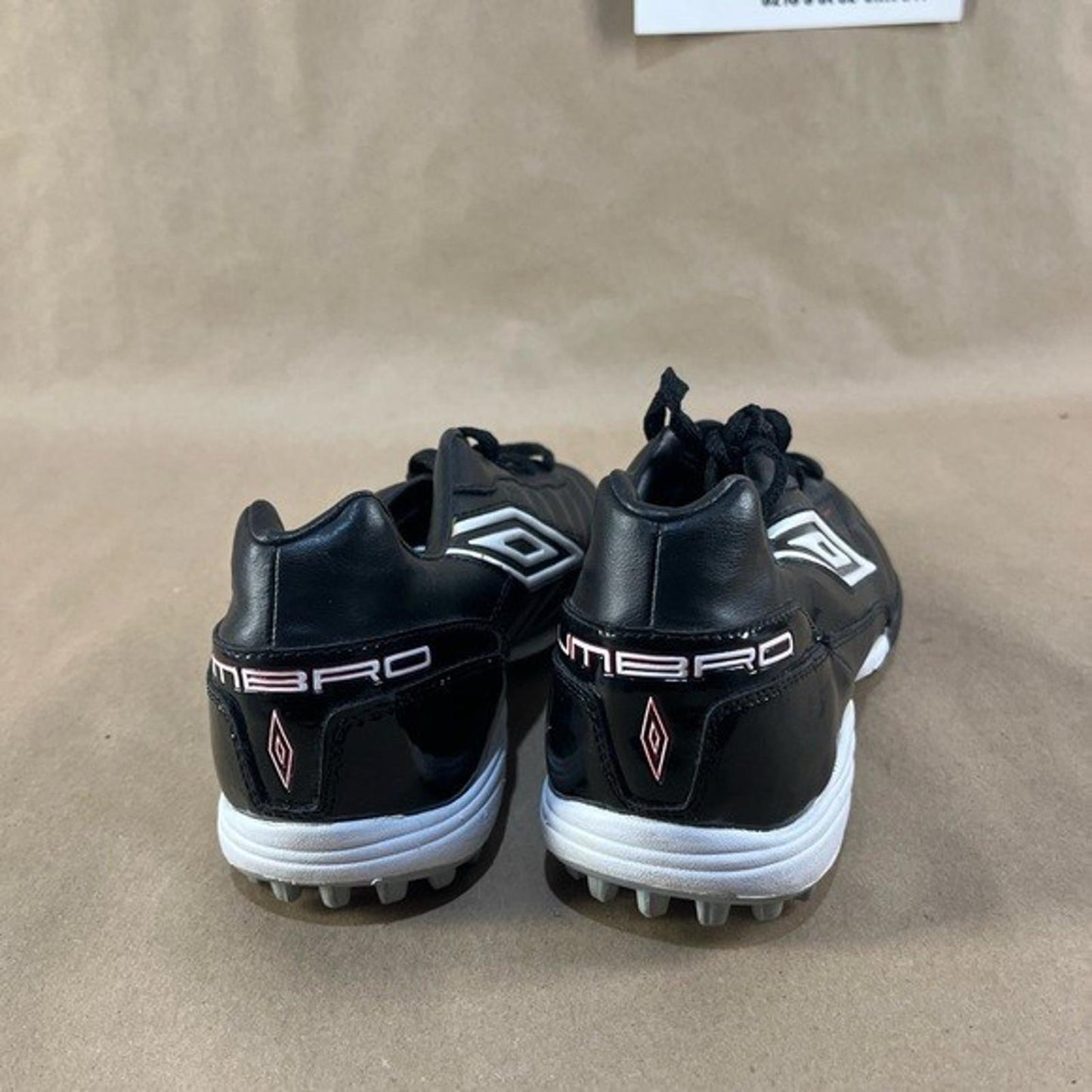 Umbro Indoor Soccer Shoes (Size US 6)